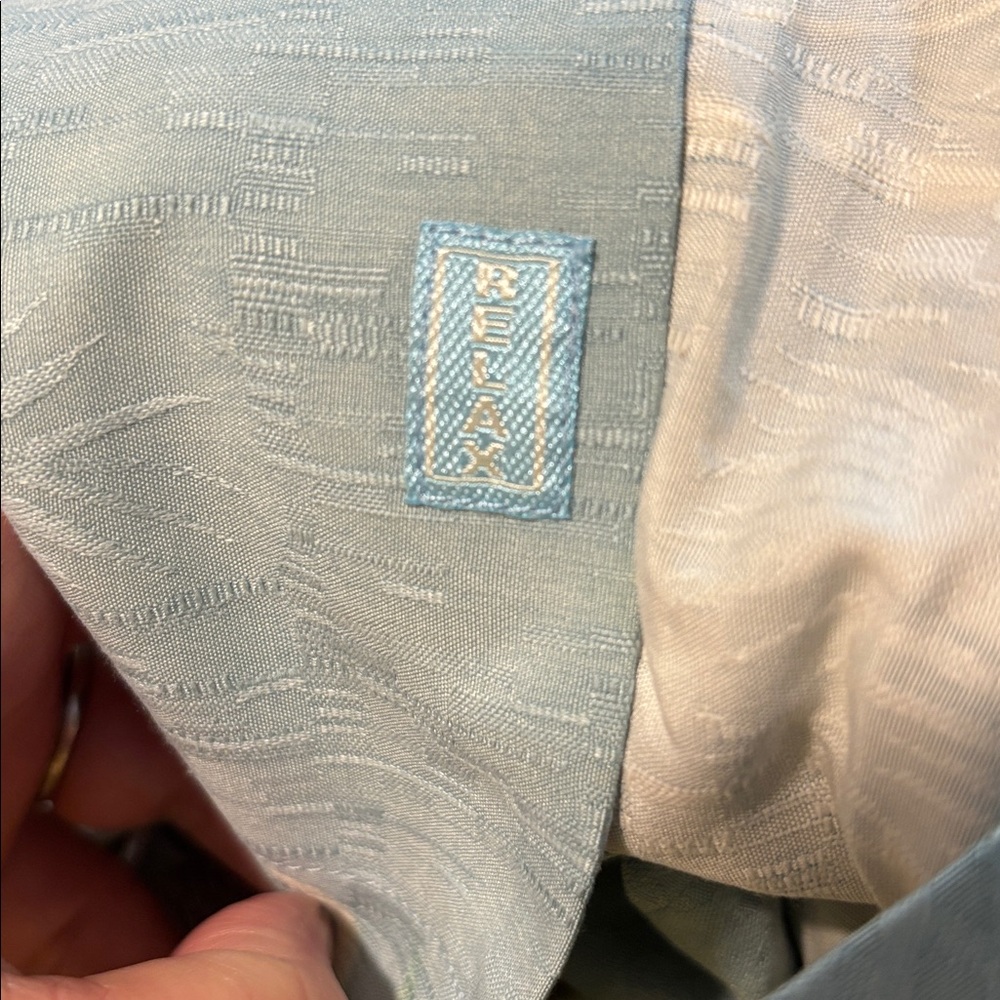 Tommy Bahama Leafy blue and white with‎ teal silk short sleeve shirt - Picture 4 of 4
